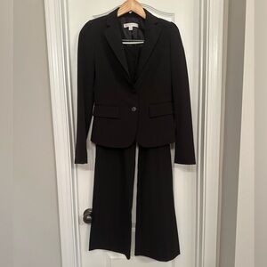 New York company Women’s black suit in size 0